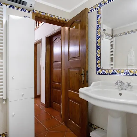 Holiday home Casa Do Largo Mendiga