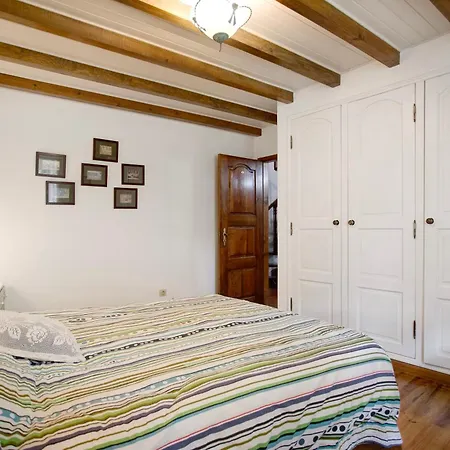 Casa Do Largo * Mendiga